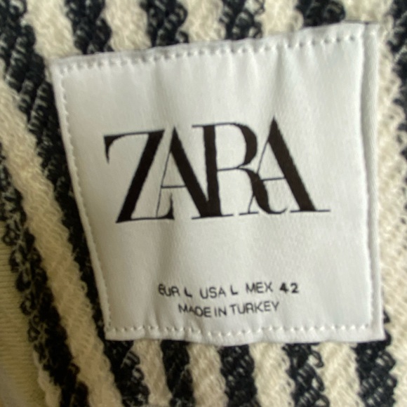 Zara striped structured collared zip-up - Picture 5 of 14